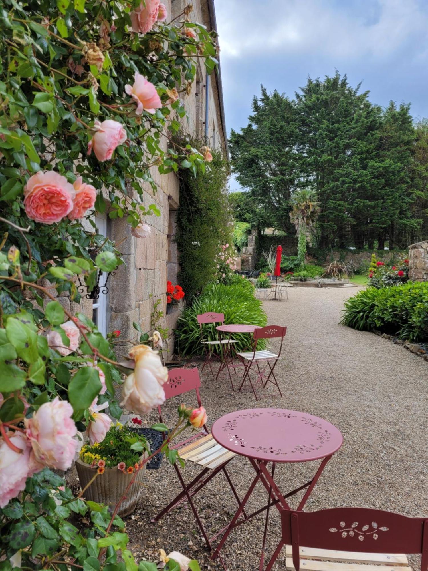 Saint-Quay-Perros Manoir De Keringant 게스트하우스 외부 사진