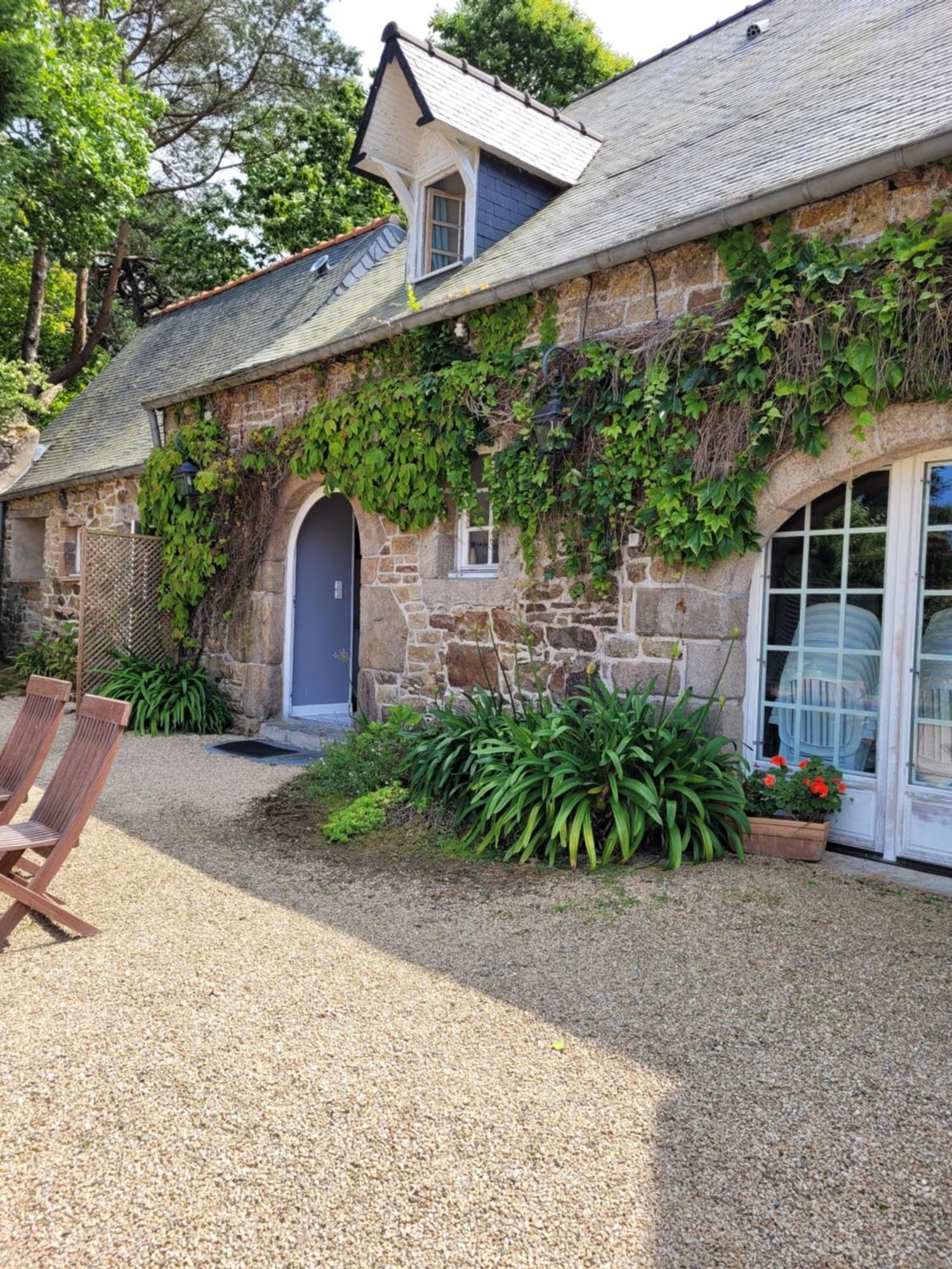 Saint-Quay-Perros Manoir De Keringant 게스트하우스 외부 사진